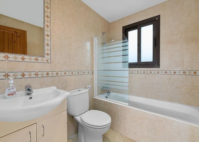 Camelot By Ezoria Villa *