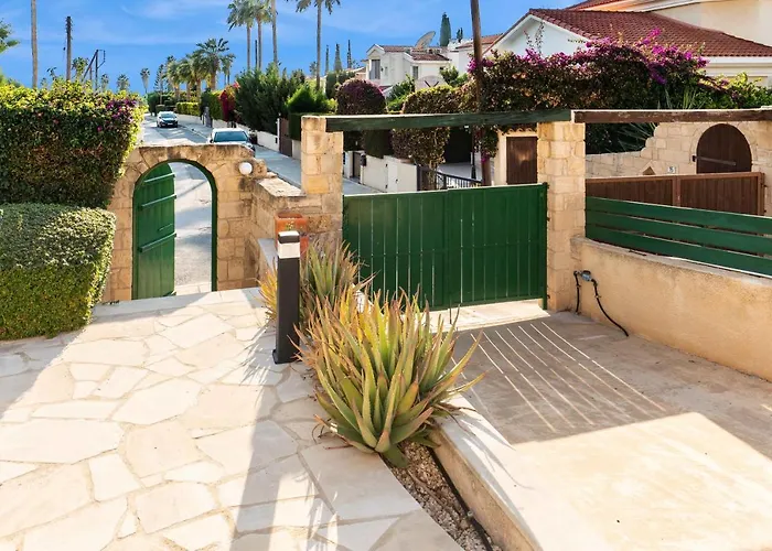 Camelot By Ezoria Villa Coral Bay